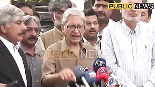 Ch Parveez Elahi Ke Ghar Ke Bahir Aitzaz Ahsan Ki Media Talk | Public News | Trending News