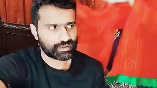 Bhai Mauoss Keun Bhaitha Haiy Na Na Aisay Nain Boltay