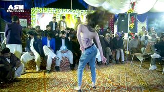Mein Chips De Waang Karari way New Naseebo Lal Mujra Dance Quen Meera Khan