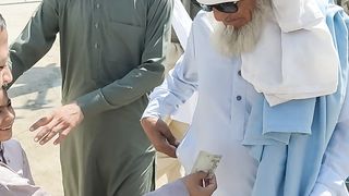 Beautiful old man  sing a song  at Eid UL fiter and so sweet voice Beautiful old man song and so sweet voice