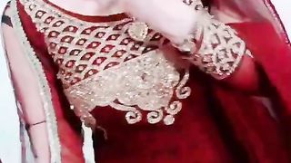 PUNJABI SONG: SOHNAY DE LAKHAN DAKHDIN RAHDIN KHAAN.