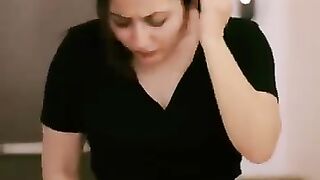 Awaz To Aiygi Kunkih Larki Bhee Aor Chapal Bhee