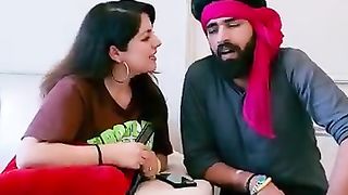 Yaar Yeah Bivi Haiy ordar Par Ordar Deay Jarhi Haiy