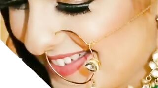 IN AAKHO KI MASTI KE MASTANE HAJARO HEN.
