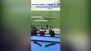 "Пташка" виконує гімн України