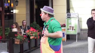 Pepe_-_street_clown_in_Poland(720p)