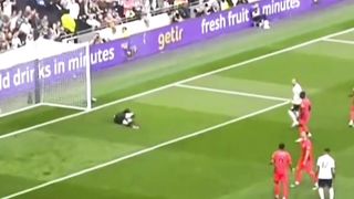 Son Marca Gol com os dois pés!