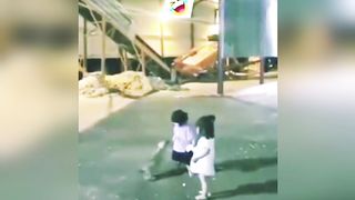 لڑکی نے کتے کو کاٹ لیا