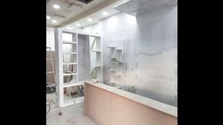Paint shop decoratad all work