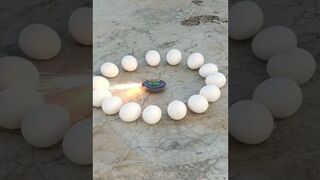 चकरी को अंडे से पका दिया | Top Awesome diwali Experiment #short​ #trendingshorts​