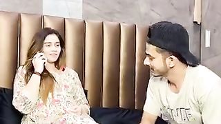 Kammal Ka Ranmureed Haiy Apbhee Daikh Lain