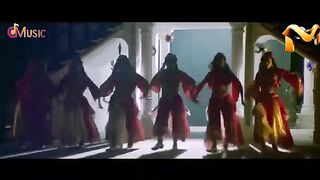 Nayak_Nahi_Khal_Nayak_Hoon_Main___Kavita_Krishnamurthy___Vinod___Khal_Nayak___Sanjay_Dutt(360p).