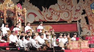 Seru lomba barong di bali