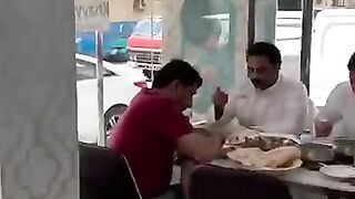 ????????Yeah Bundda Parashan Hojata Haiy jub Bhee