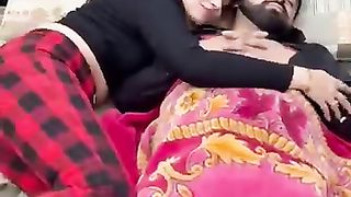 Har Khawand Ko Aisa Lagta Haiy Kih Iski Bivi