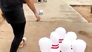 Amazing bowling bal