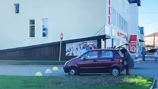 Україна відбудовується!