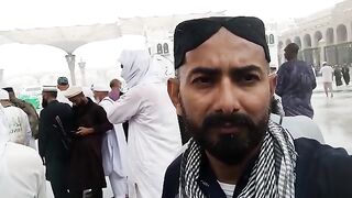 Sheeraz memon at umrah