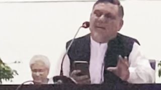 غریب سا ہوں میں عاشق، ملک ریاض نہیں
