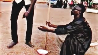 The beggar was begging ! II ভিক্ষারীটি ভিক্ষা করছিল !
