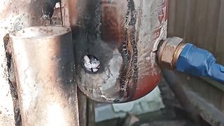Beer keg cold smoker