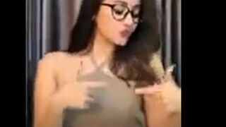 cewek cantik joget miss you