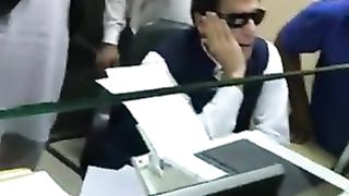 Imran Khan ko rangar na pakr liya