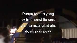 Tatap tatapan aj langsung ketawa