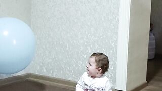 Миленка с шаром