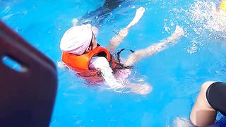 baby playing ????‍♂️ ???? water
