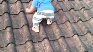 Anak kecil pemberani