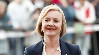 Катастрофа в БРИТАНИИ! Трасс выносят СМЕРТЕЛЬНЫЙ ПРИГОВОР в ответ за дерзость