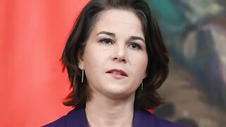 Европа ПОТРЯСЕНА! Меркель ЗАТКНУЛА ВСЮ ВЕРХУШКУ своей РЕЧЬЮ о России