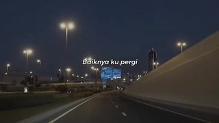 Pergi atau bertahan?  || stori-wa