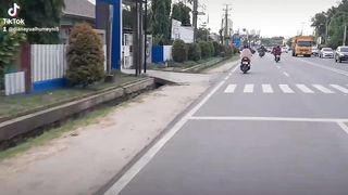 Bermain mobil mobilan seru dan mengasikan