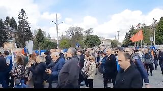 ЗОМБИТАТА В БЪЛГАРИЯ НЕ СА СВЪРШИЛИ