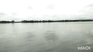 Naik perahu ⛵ kecil menyebrangi antar desa di Kalimantan barat Pontianak