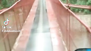 Jembatan gantung ngeri2 sedap