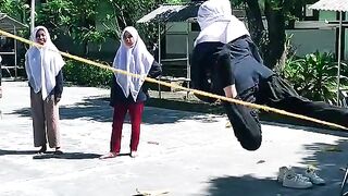 Main lompat tali