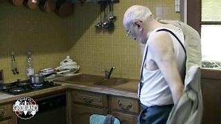 Le René va mettre une pétée à la Monique