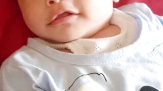 Tingkah lucu bayi 4 bulan!!