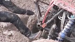 Extreme 4x4 Off-Road in Mud