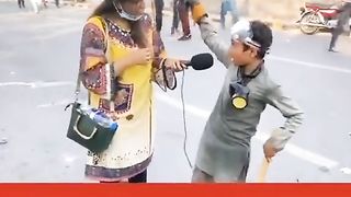 Bachay Ka Jazzbhaa Daikhin. Yeah Hoti Haiy Mohabat