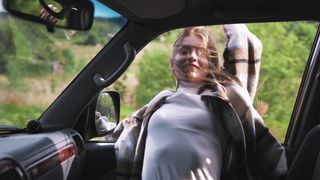 Amazing Cover of 'Into Your Arms' by Muje