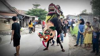 Very exciting, "Obrog Barongan Sambeng to the Road"