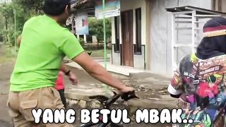 Istriku sekarang rangkap jabatan, ya istri, ya fotografer ????