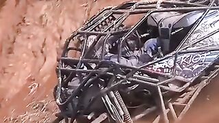 Extreme Off Road 4x4! ROCK BOUNCER RACE! CLIMB THE WALL & FABLE HILL