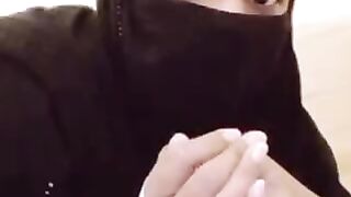 কত বর হানকি মাগি হলে লাইভে এসে এসব কথা বলে