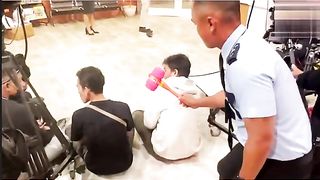 Kejailan Wendy ngerjain para latah disela-sela jam syuting