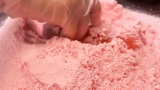 Asian street food. 芡实糕.